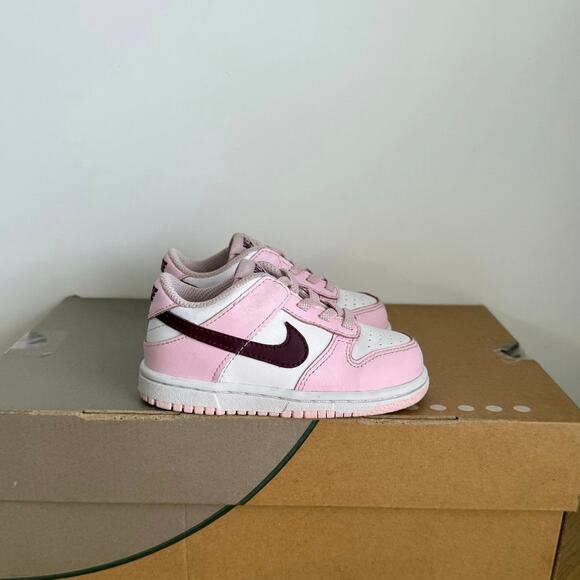 Nike Dunk Low ‘Valentine’s Day’ Toddler Sneakers - SZ 7 C - Picture 3 of 11